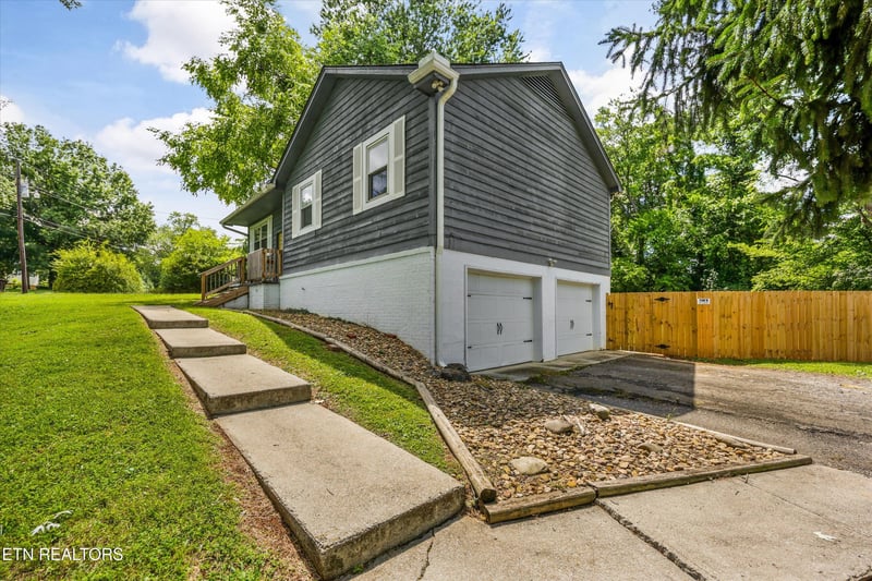 1717 Penwood Dr, Knoxville, TN 37922