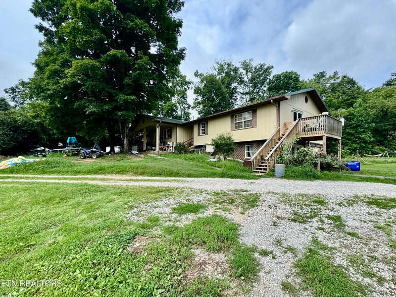 1717 W Raccoon Valley Dr, Heiskell, TN 37754
