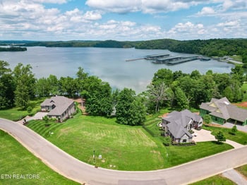 17188 Lighthouse Point Dr, Lenoir City, TN 37772