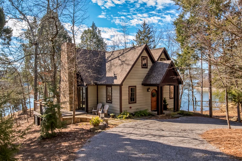 17189 Lighthouse Pointe Dr, Lenoir City, TN 37772