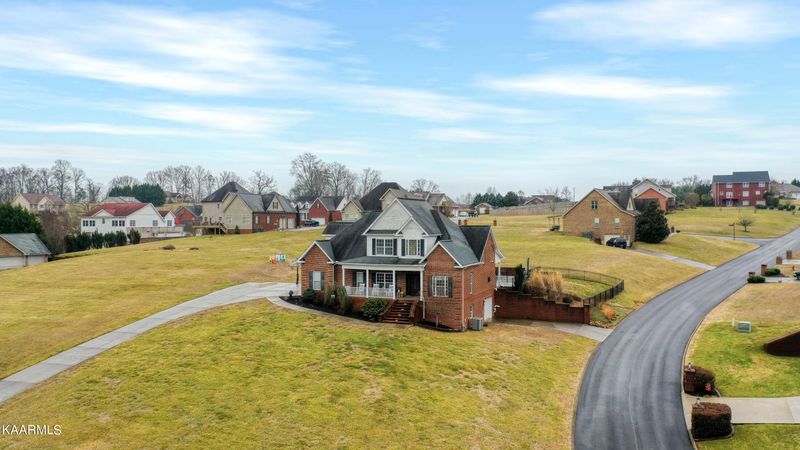1719 War Paint Tr, Sevierville, TN 37876