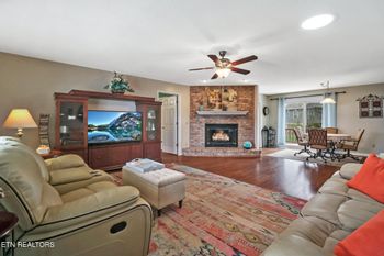 172 Berkshire Loop, Fairfield Glade, TN 38558