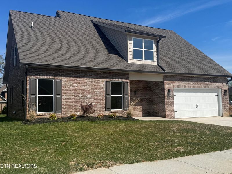 172 Crossroads Blvd, Oak Ridge, TN 37830