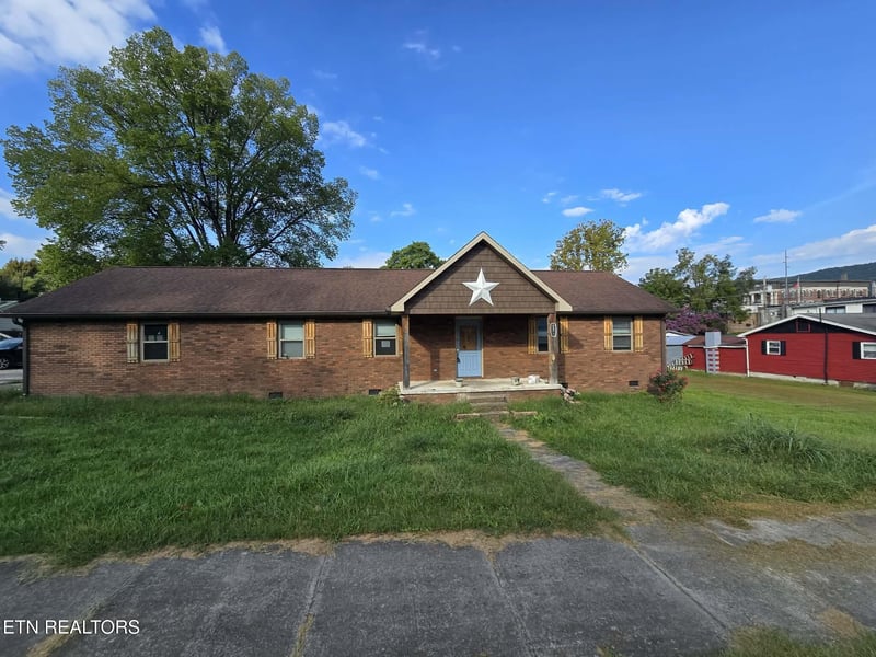 172 Liberty St, Jacksboro, TN 37757