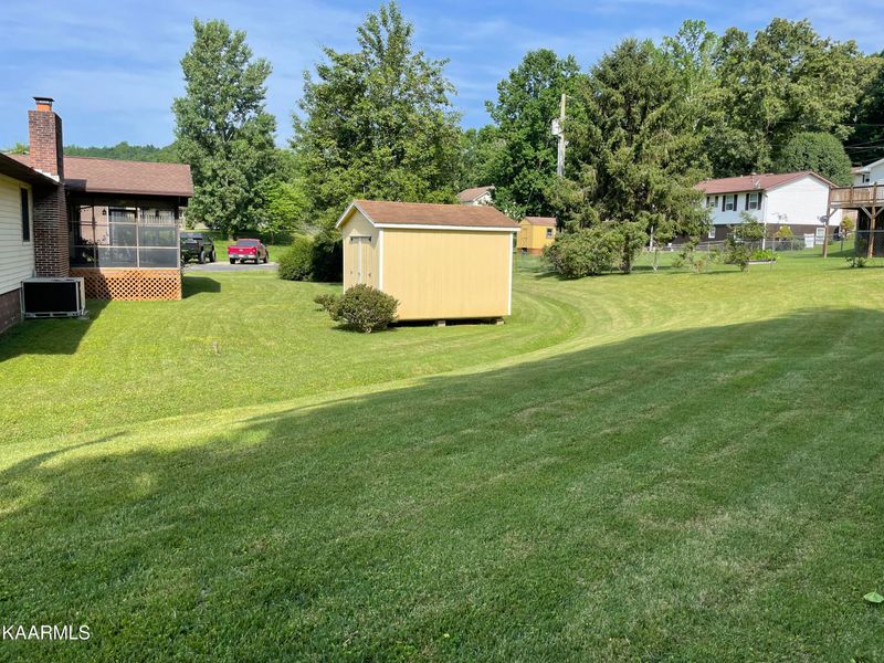 172 Meadowlark Dr, Harriman, TN 37748