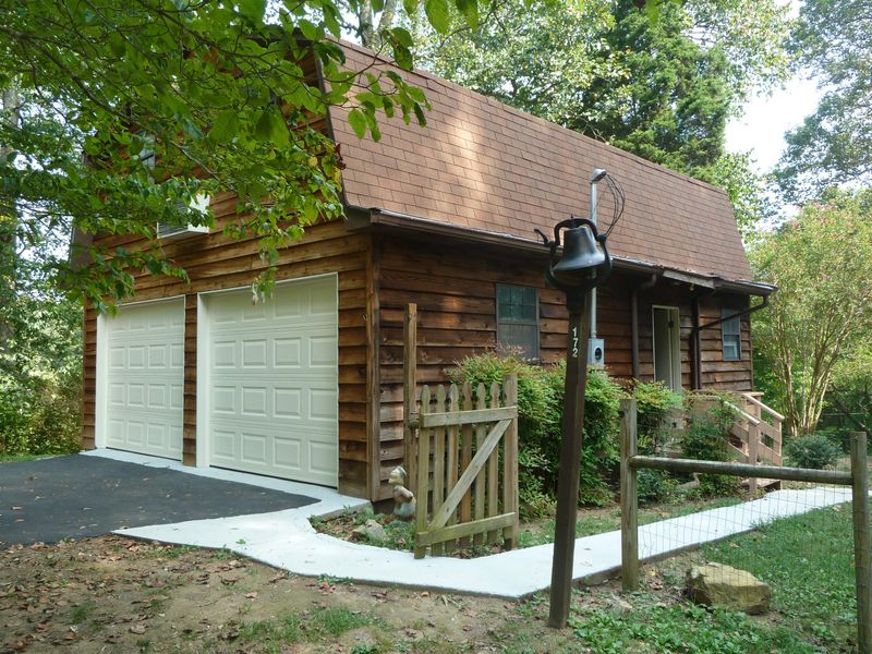 172 Moore Ln, Powell, TN 37849