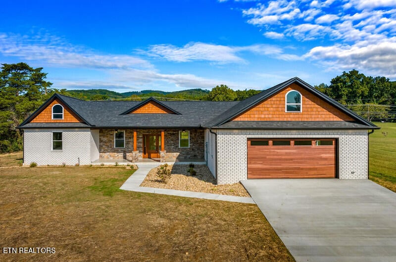 172 Shields Crossing Dr, Bean Station, TN 37708