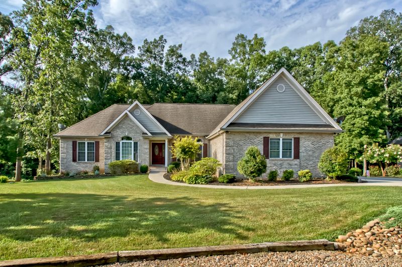 172 Tommotley Dr, Loudon, TN 37774
