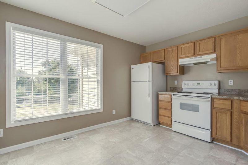 172 W Hills Dr, Lenoir City, TN 37771