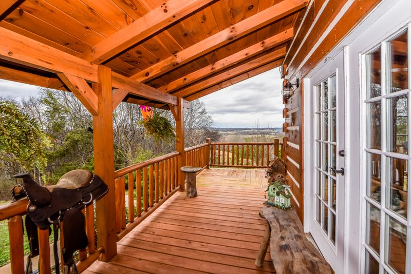 172 Wolfe Rd, Sweetwater, TN 37874