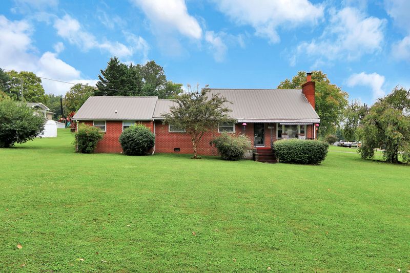 1720 Ault Rd, Knoxville, TN 37914