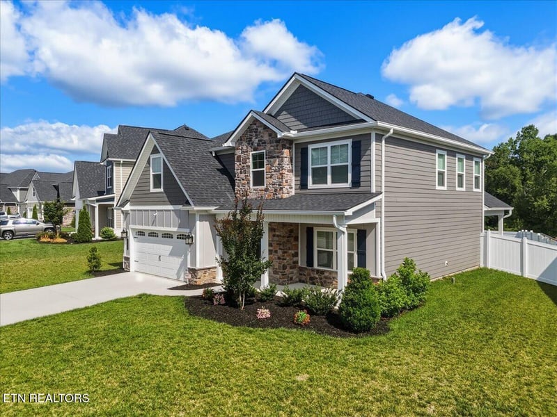1720 Melton Meadows Dr, Maryville, TN 37803