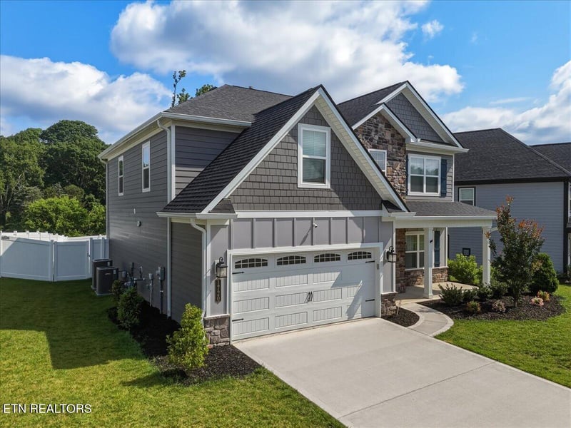 1720 Melton Meadows Dr, Maryville, TN 37803
