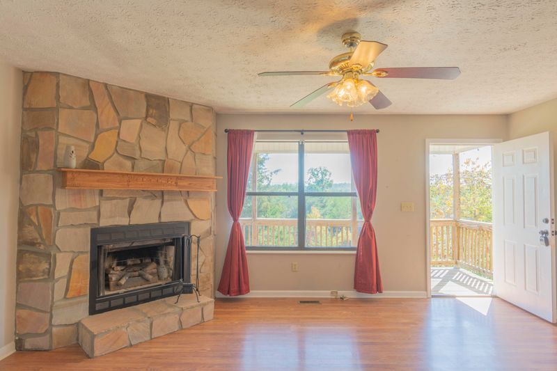 1720 Moon Ct, Sevierville, TN 37876