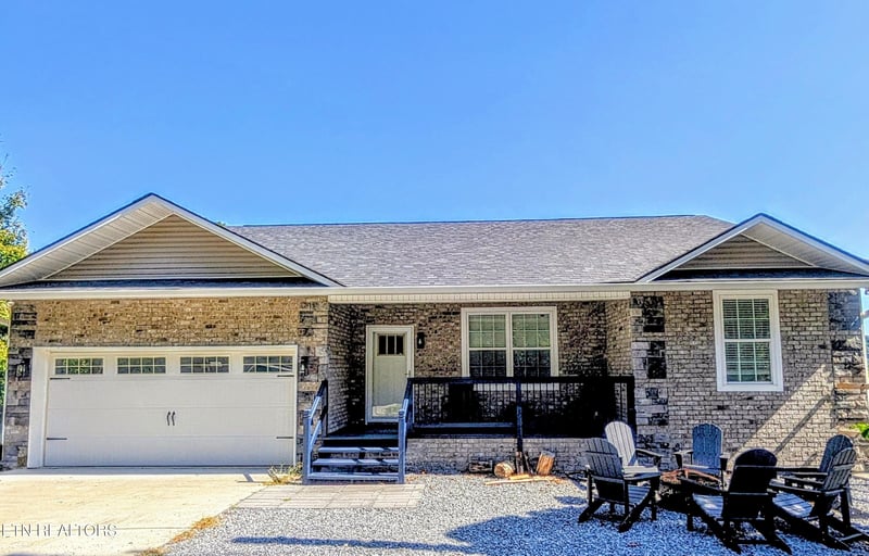 1720 Mountain Dr, Sevierville, TN 37876