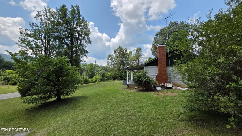 1720 Old Piney Rd, Maryville, TN 37803