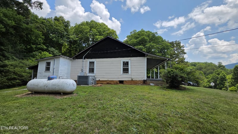1720 Old Piney Rd, Maryville, TN 37803