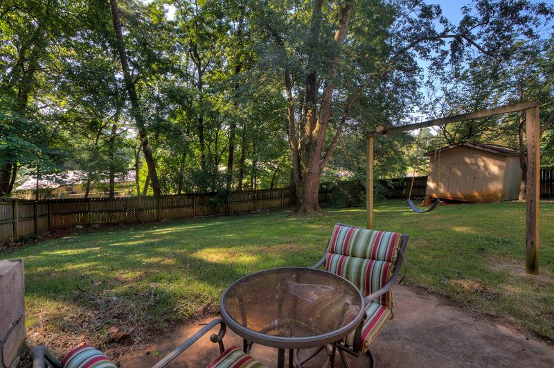 1720 S Forest Dr, Knoxville, TN 37920