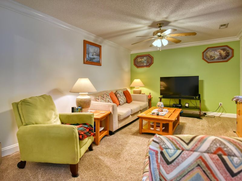 1720 S Ridge Ct, Sevierville, TN 37862