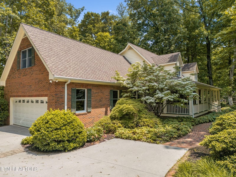 1720 Wood Creek Cir, Athens, TN 37303