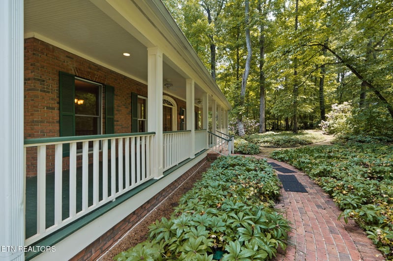 1720 Wood Creek Cir, Athens, TN 37303