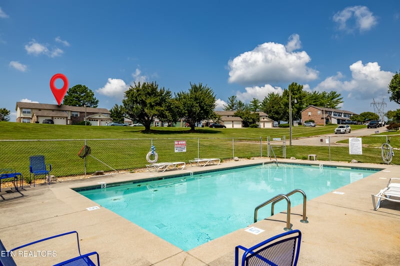 1722 Colony Square Dr, Maryville, TN 37801