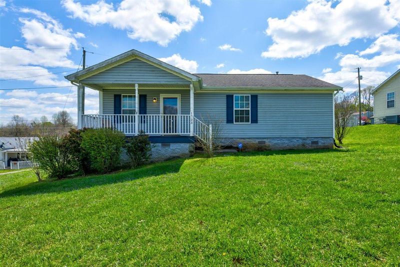 1723 E Dr, Knoxville, TN 37924