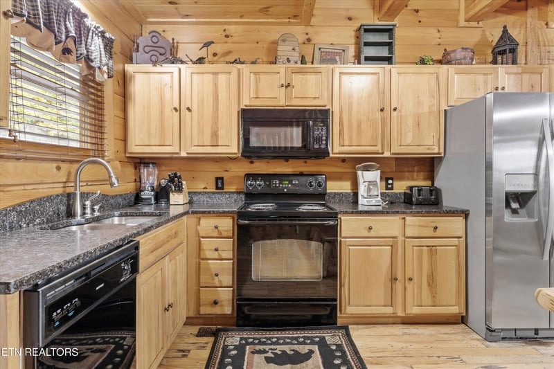 1723 High Rock Way, Sevierville, TN 37862