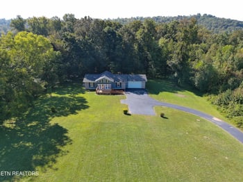 1723 Roane State Hwy, Harriman, TN 37748