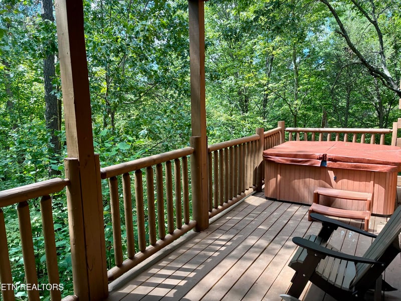 1724 Azalea Cir, Sevierville, TN 37876