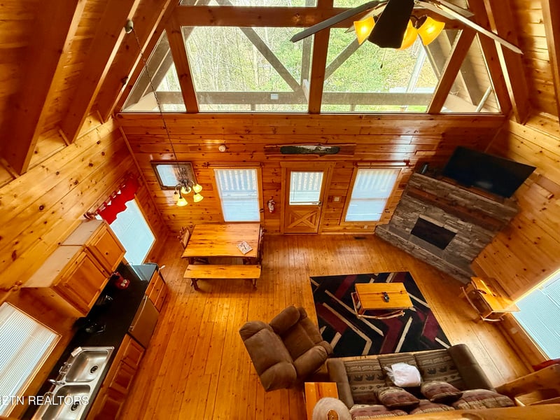 1724 Azalea Cir, Sevierville, TN 37876