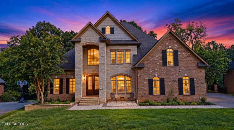 1724 Duncan Woods Ln, Knoxville, TN 37919