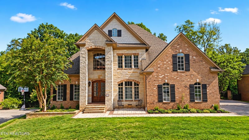 1724 Duncan Woods Ln, Knoxville, TN 37919