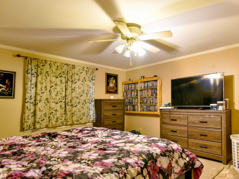 1724 Rivergate Dr, Sevierville, TN 37862