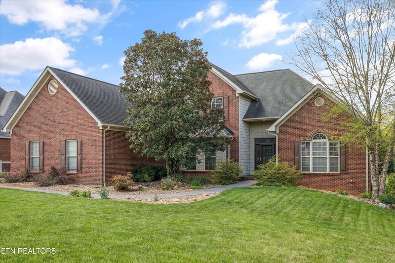 1725 Burnside Dr, Maryville, TN 37801