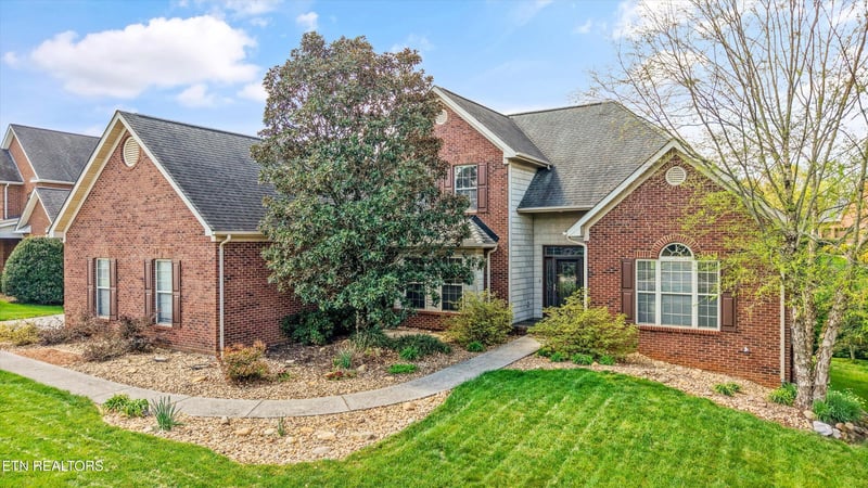 1725 Burnside Dr, Maryville, TN 37801