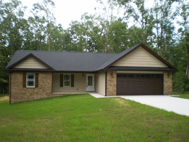 1725 W Creston Rd, Crossville, TN 38571