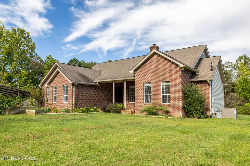 17254 Stockton Valley Rd, Philadelphia, TN 37846