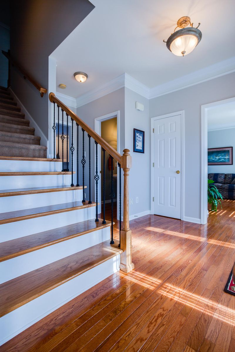 1726 Burnside Dr, Maryville, TN 37801