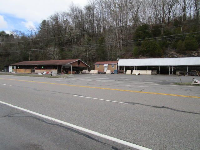 1726 Oak Ridge Hwy, Clinton, TN 37716