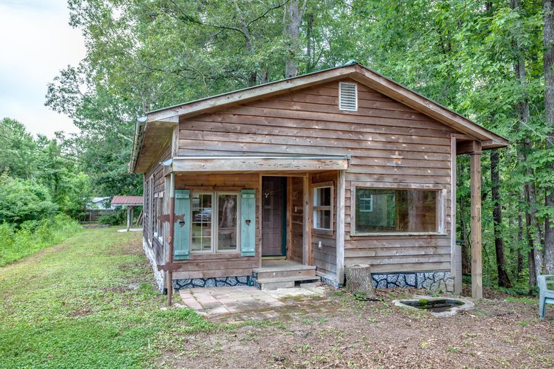 1727 Laurel Ln, Sevierville, TN 37876