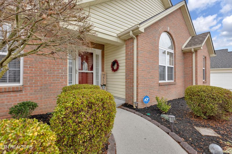 1727 Maremont Rd, Knoxville, TN 37918