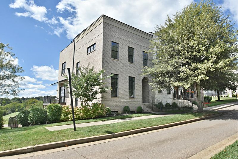 1727 Rainbow Falls Rd, Knoxville, TN 37922
