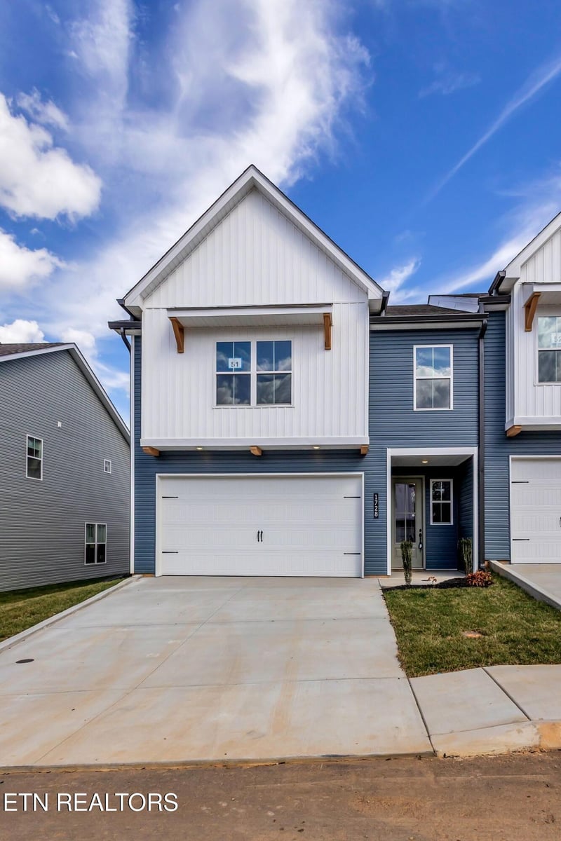 1728 Lateglow Way, Knoxville, TN 37931