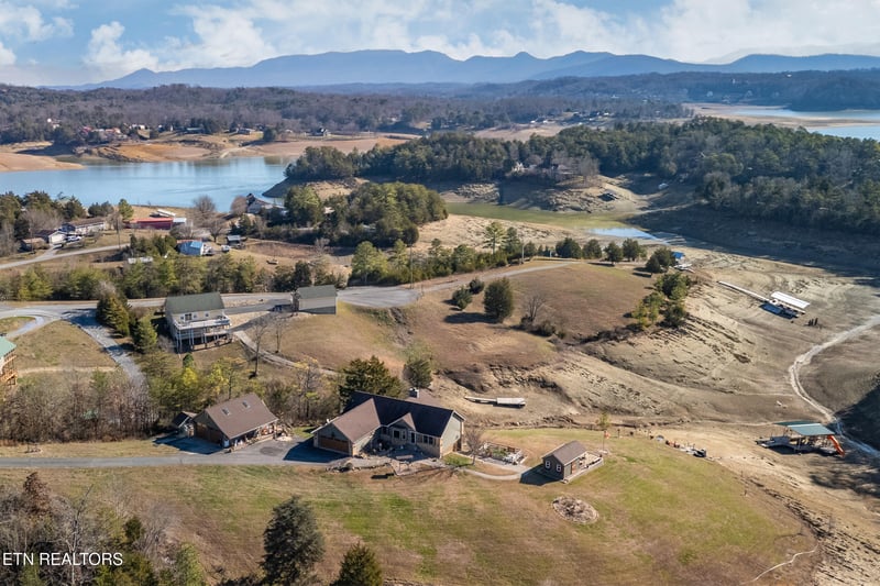 1728 Morning View Ln, Sevierville, TN 37876