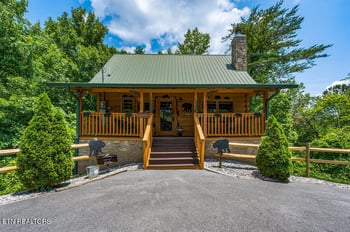 1728 Scenic Woods Way, Sevierville, TN 37876