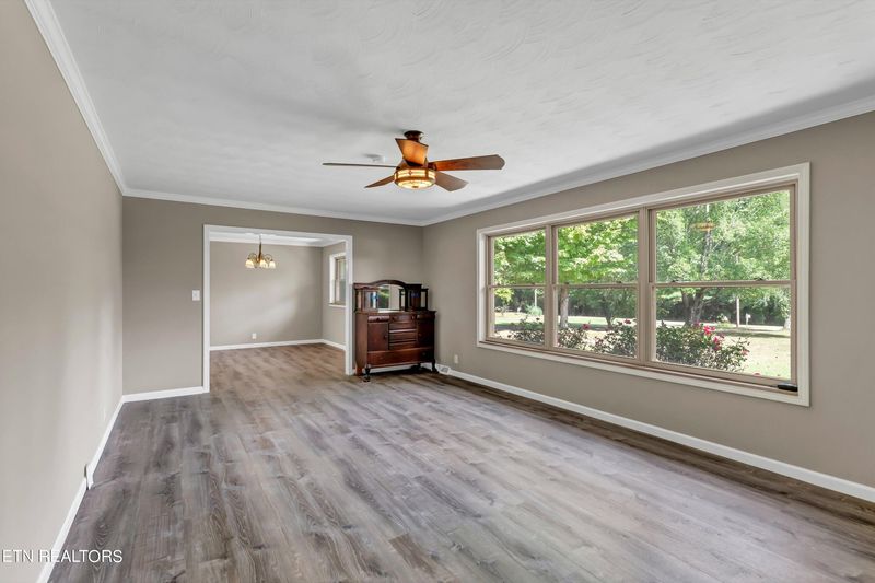1728 Wilkinson Pike, Maryville, TN 37803