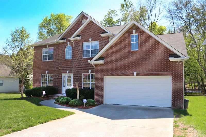 1729 Bombay Ln, Knoxville, TN 37932