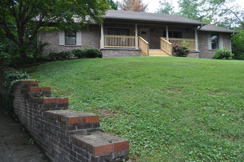 1729 Tonalea Rd, Knoxville, TN 37909