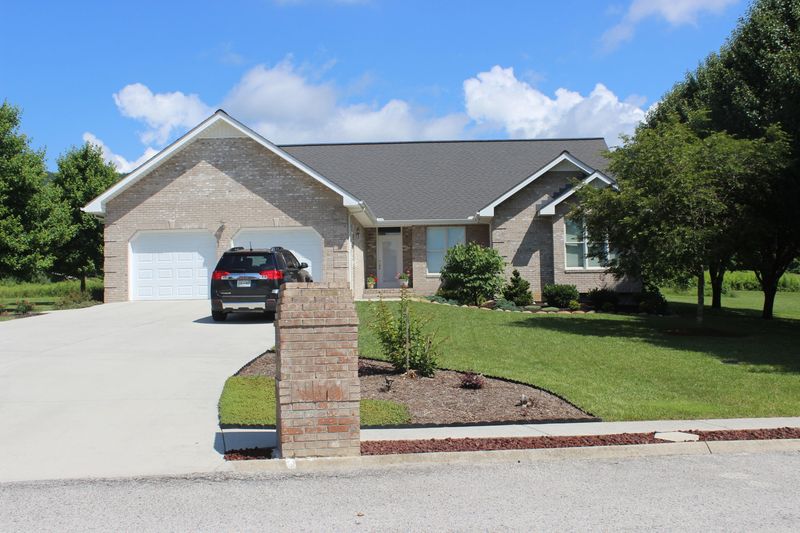 173 Michaela Ln, Jacksboro, TN 37757